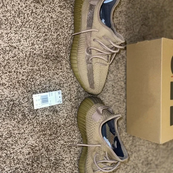 Yeezy Boost 350V2 Earth size 10 worn twice closest thing to Deadstock will trade - Picture 3 of 10